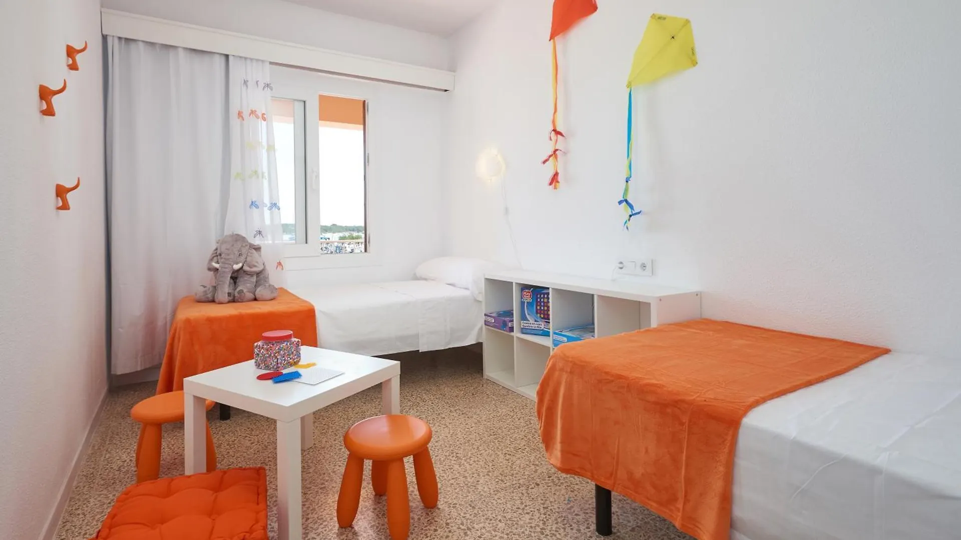 קולוניה סנט ג'ורדי Sand - Enjoytheseaincolonia We Rent From Sat To Sat, Except Winter דירה